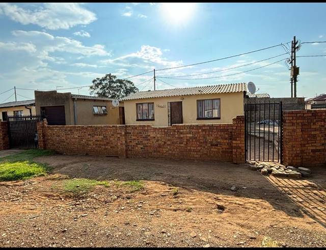 2 BEDROOM HOUSE FOR SALE IN PALM SPRINGS